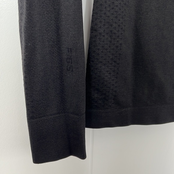 Figs Salta Seamless 1/4 Zip in XS - Picture 6 of 6